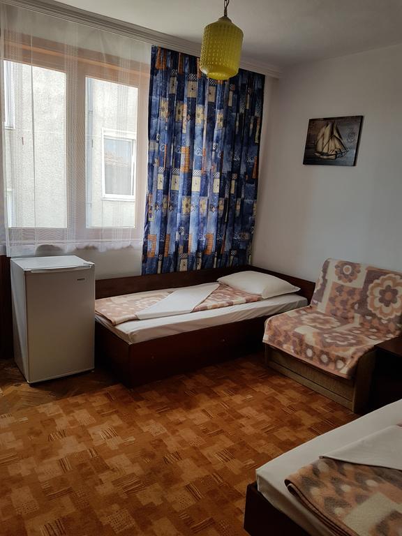 Guest Rooms Denitsa Obzor Exterior photo