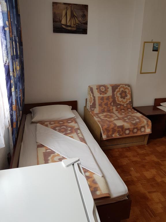 Guest Rooms Denitsa Obzor Exterior photo